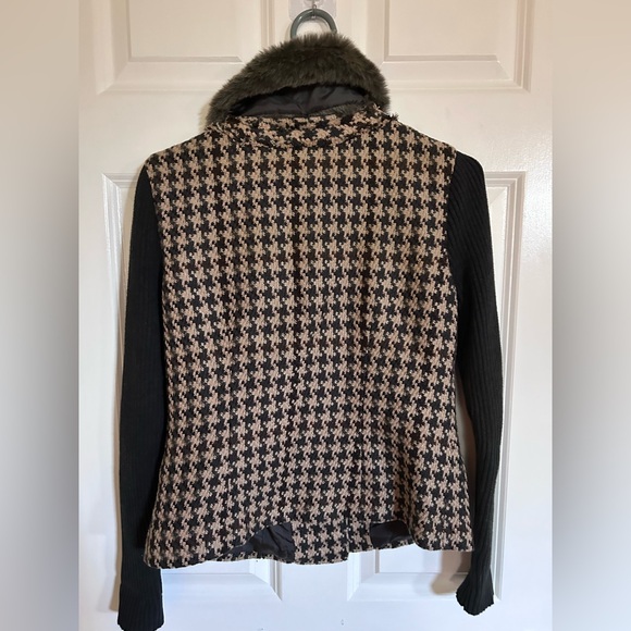 Cabi Houndstooth Sweater Jacket w Removable Faux Fur Collar - Picture 2 of 2